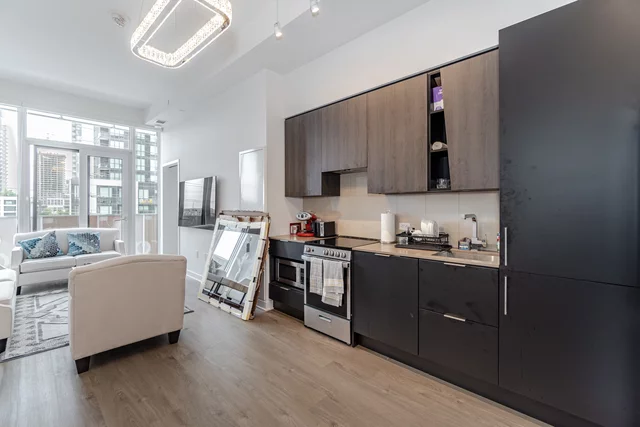 #311-3900 Confederation Parkway, Mississauga - photo 9