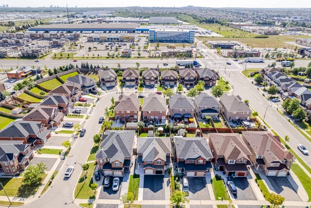 68 Dwyer Drive, Brampton - photo 1