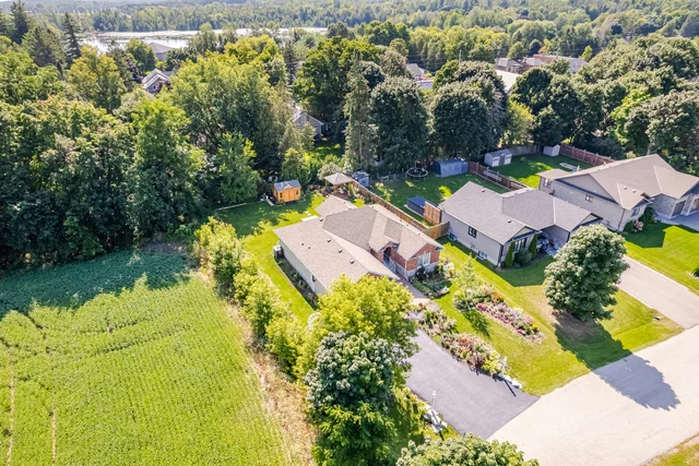 18 Spruce Street, Hillsburgh - photo 4
