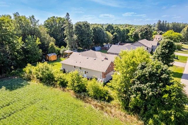 18 Spruce Street, Hillsburgh - photo 8