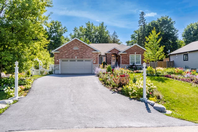 18 Spruce Street, Hillsburgh - photo 10