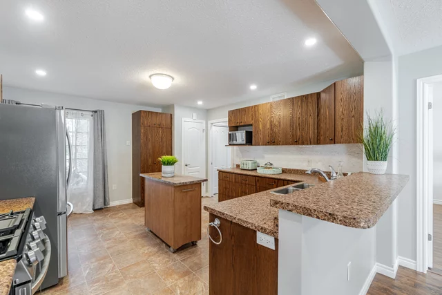 18 Spruce Street, Hillsburgh - photo 28