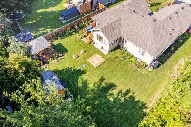 18 Spruce Street, Hillsburgh - photo 68