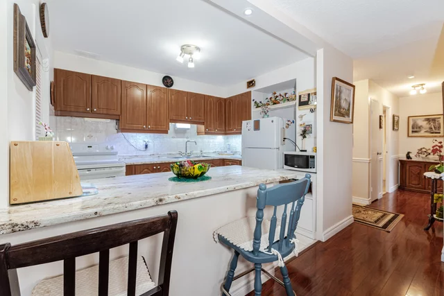 #105-1300 Mississauga Valley Boulevard, Mississauga - photo 8