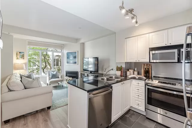 #173-28 Stadium Road, Toronto - photo 5