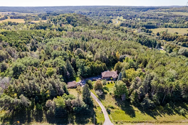 20420 Hurontario Street, Caledon - photo 2