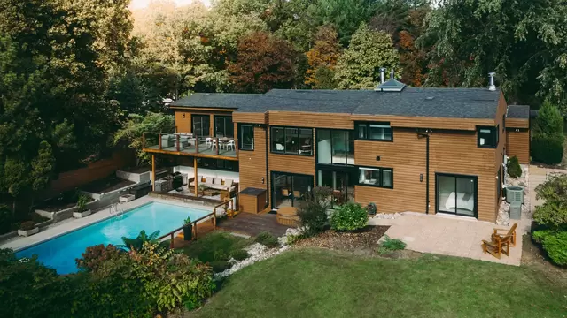 562 Conservation Drive-018.jpg