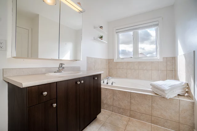 15 Amberwing Landing, Bradford - photo 38