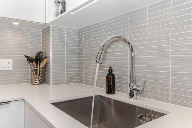 #718-100 Eagle Rock Way, Vaughan - photo 11