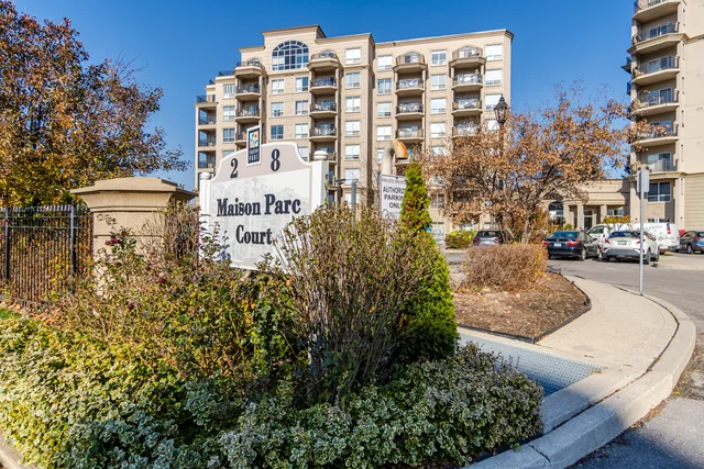 #204-8 Maison Parc Court, Thornhill - photo 1