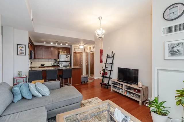 #204-8 Maison Parc Court, Thornhill - photo 10