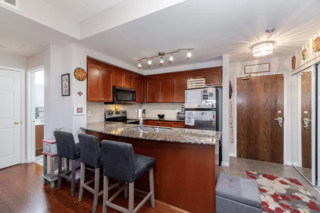 #204-8 Maison Parc Court, Thornhill - photo 12