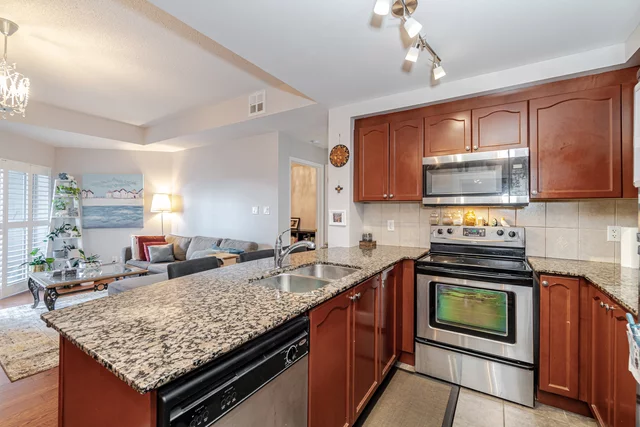 #204-8 Maison Parc Court, Thornhill - photo 13