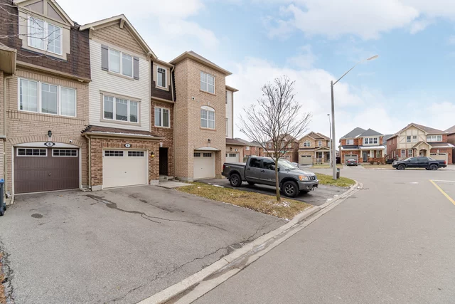 4 Colonel Frank Ching Cresent, Brampton - photo 3