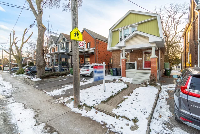 52 Hendrick Avenue, Toronto - photo 13