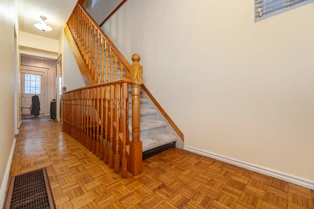 52 Hendrick Avenue, Toronto - photo 23