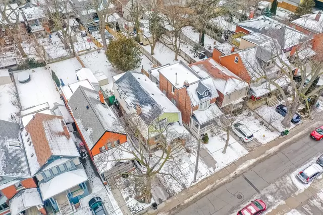52 Hendrick Avenue, Toronto - photo 3