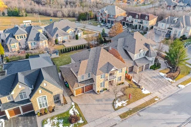 35 Louvre Circle, Brampton - photo 3