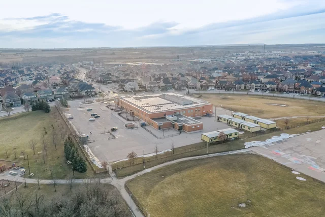 35 Louvre Circle, Brampton - photo 116