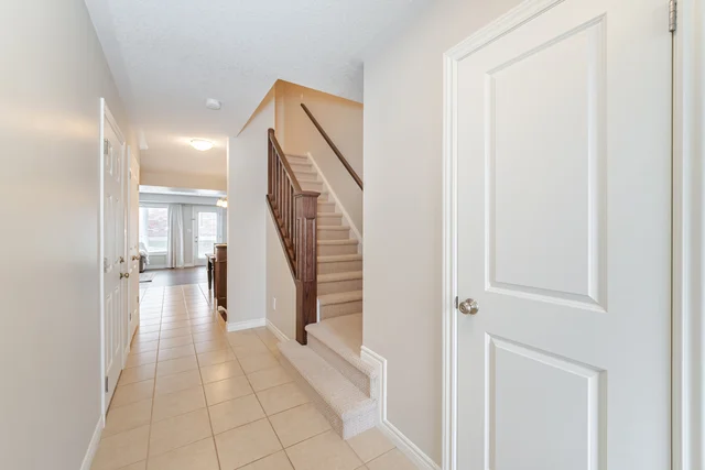 19 Summerfield Drive, Guelph - photo 6
