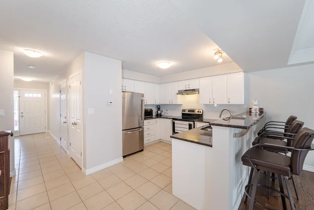 19 Summerfield Drive, Guelph - photo 8