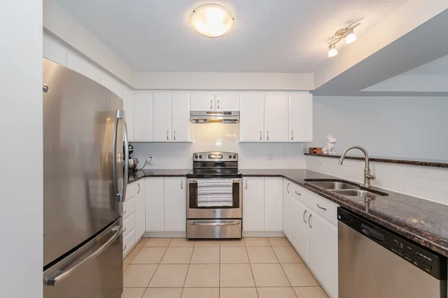 19 Summerfield Drive, Guelph - photo 9