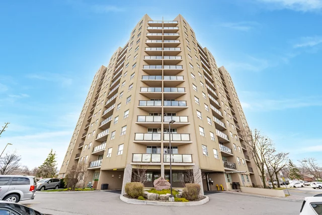 #912-2 Westney Road North, Ajax - photo 1