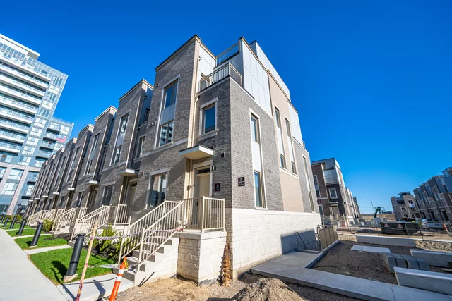 #126-30 Almond Blossom Mews, Vaughan - photo 2