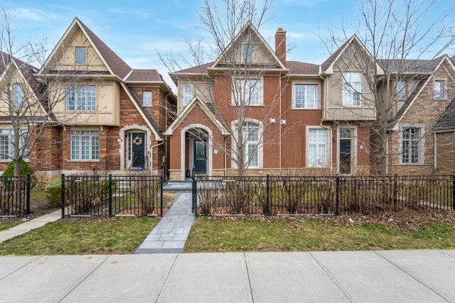 3466 Eglinton Avenue West, Mississauga - photo 2