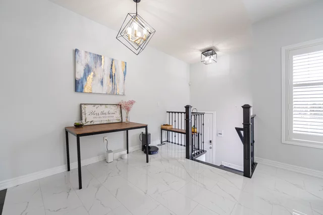 3466 Eglinton Avenue West, Mississauga - photo 13