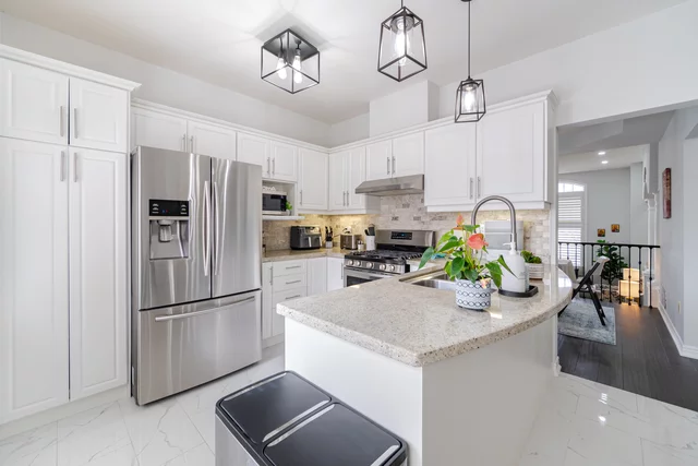 3466 Eglinton Avenue West, Mississauga - photo 17