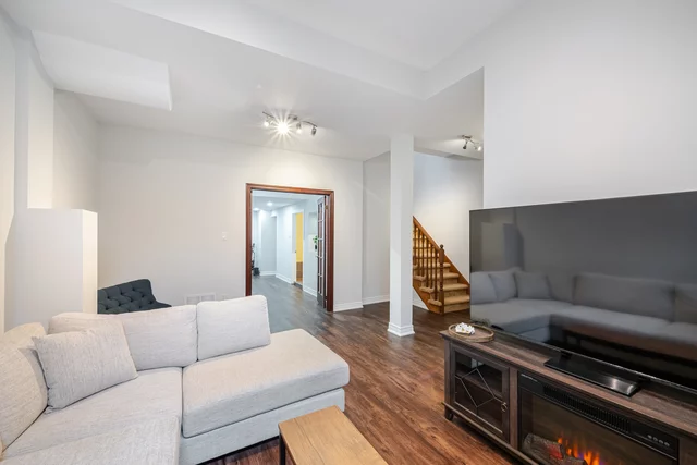 3466 Eglinton Avenue West, Mississauga - photo 45