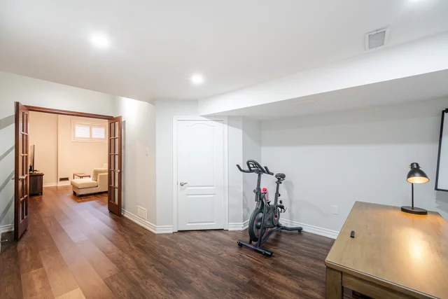 3466 Eglinton Avenue West, Mississauga - photo 48
