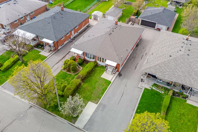1586 Coram Crescent, Mississauga - photo 2