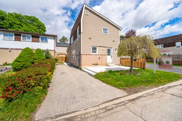 6 Hawkins Court, Brampton - photo 2