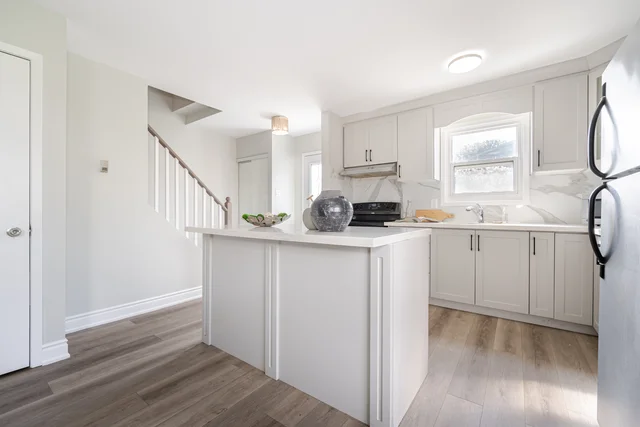 6 Hawkins Court, Brampton - photo 9