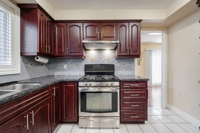 13 Oaklea Boulevard, Brampton - photo 14