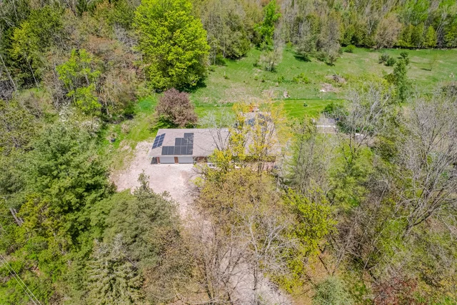 18697 Centreville Creek Road, Caledon - photo 6