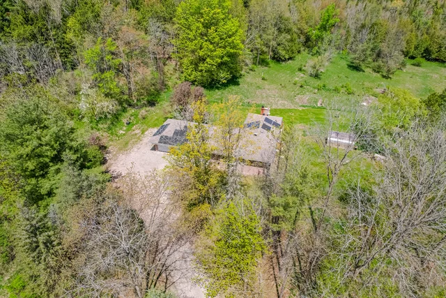 18697 Centreville Creek Road, Caledon - photo 7