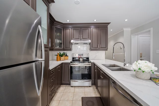 713 Ambroise Crescent, Milton - photo 17