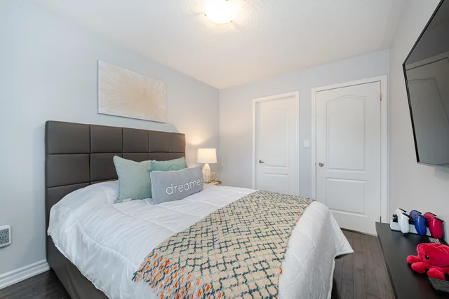 713 Ambroise Crescent, Milton - photo 31