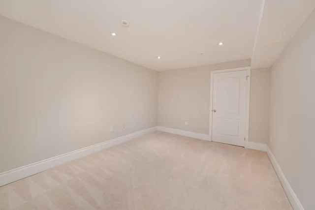 713 Ambroise Crescent, Milton - photo 39