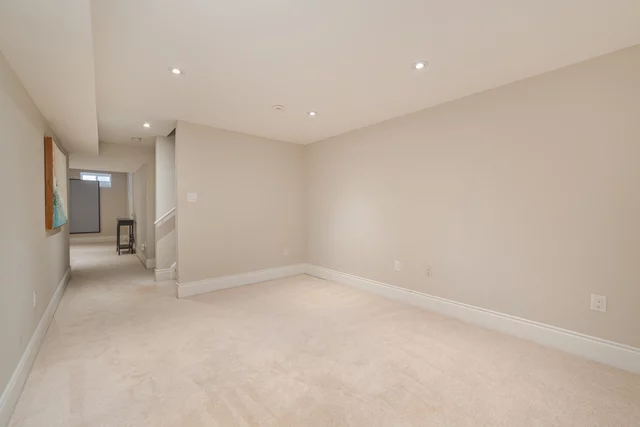 713 Ambroise Crescent, Milton - photo 40
