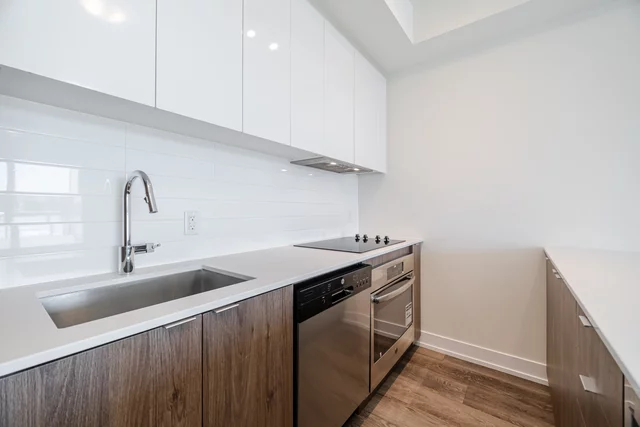 #404-8 Ann Street, Mississauga - photo 17