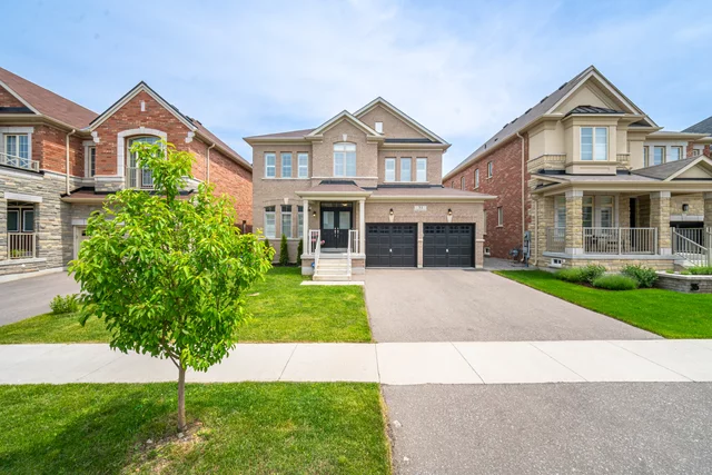 31 Golden Hawk Drive, Hamilton - photo 2