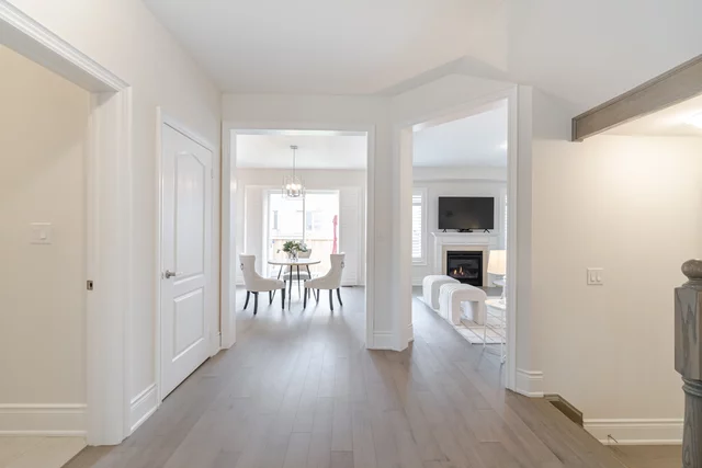 31 Golden Hawk Drive, Hamilton - photo 15