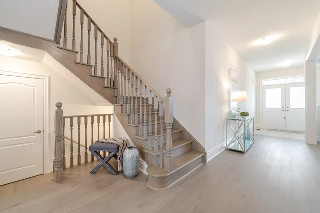 31 Golden Hawk Drive, Hamilton - photo 31