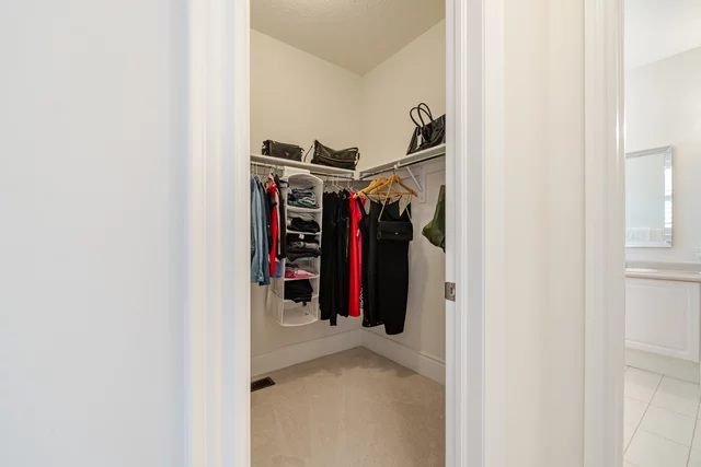 31 Golden Hawk Drive, Hamilton - photo 37