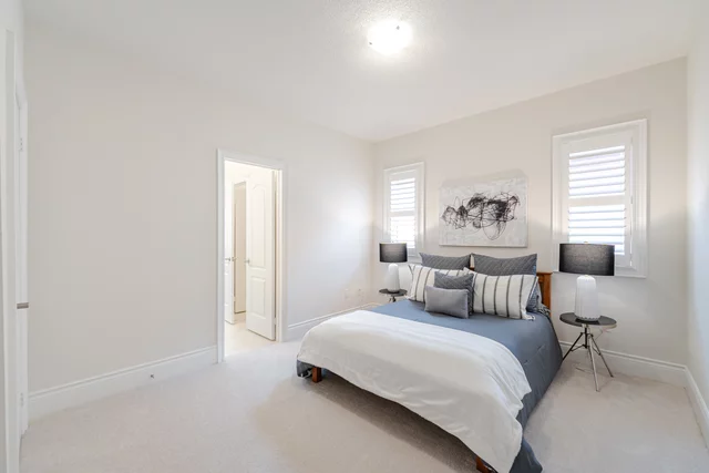 31 Golden Hawk Drive, Hamilton - photo 46