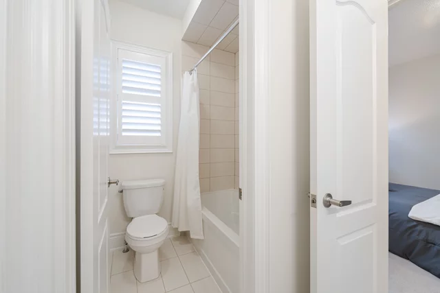 31 Golden Hawk Drive, Hamilton - photo 49